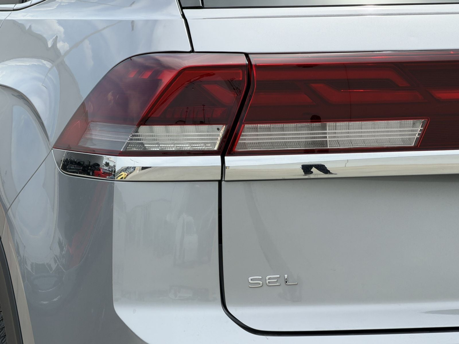 2024 Volkswagen Atlas Cross Sport 2.0T SEL Premium R-Line