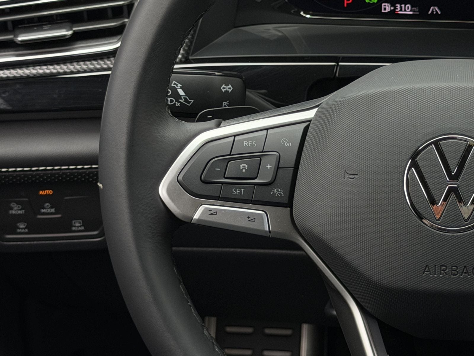 2024 Volkswagen Atlas Cross Sport 2.0T SEL Premium R-Line