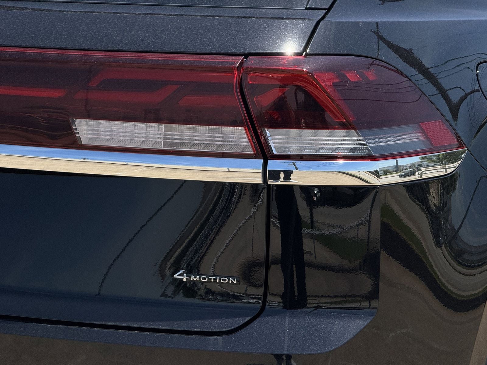 2024 Volkswagen Atlas Cross Sport 2.0T SEL Premium R-Line