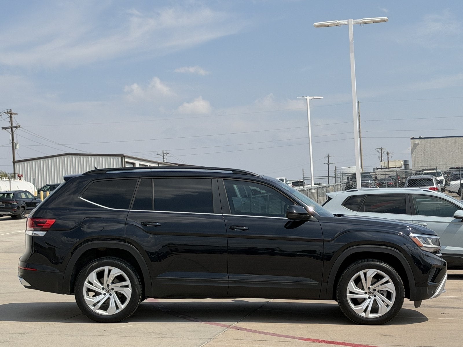 2023 Volkswagen Atlas 3.6L V6 SE w/Technology