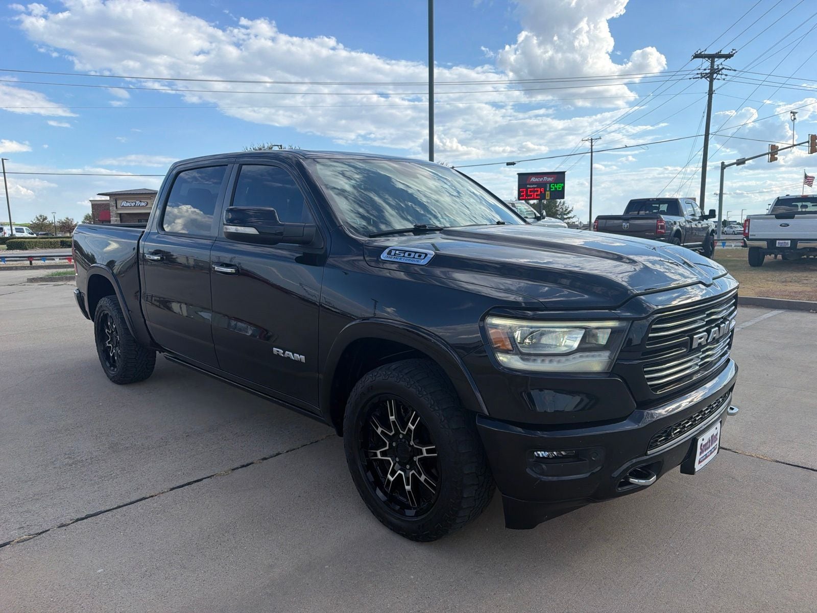 2021 RAM Ram 1500 Laramie Crew Cab 4x2 5'7' Box