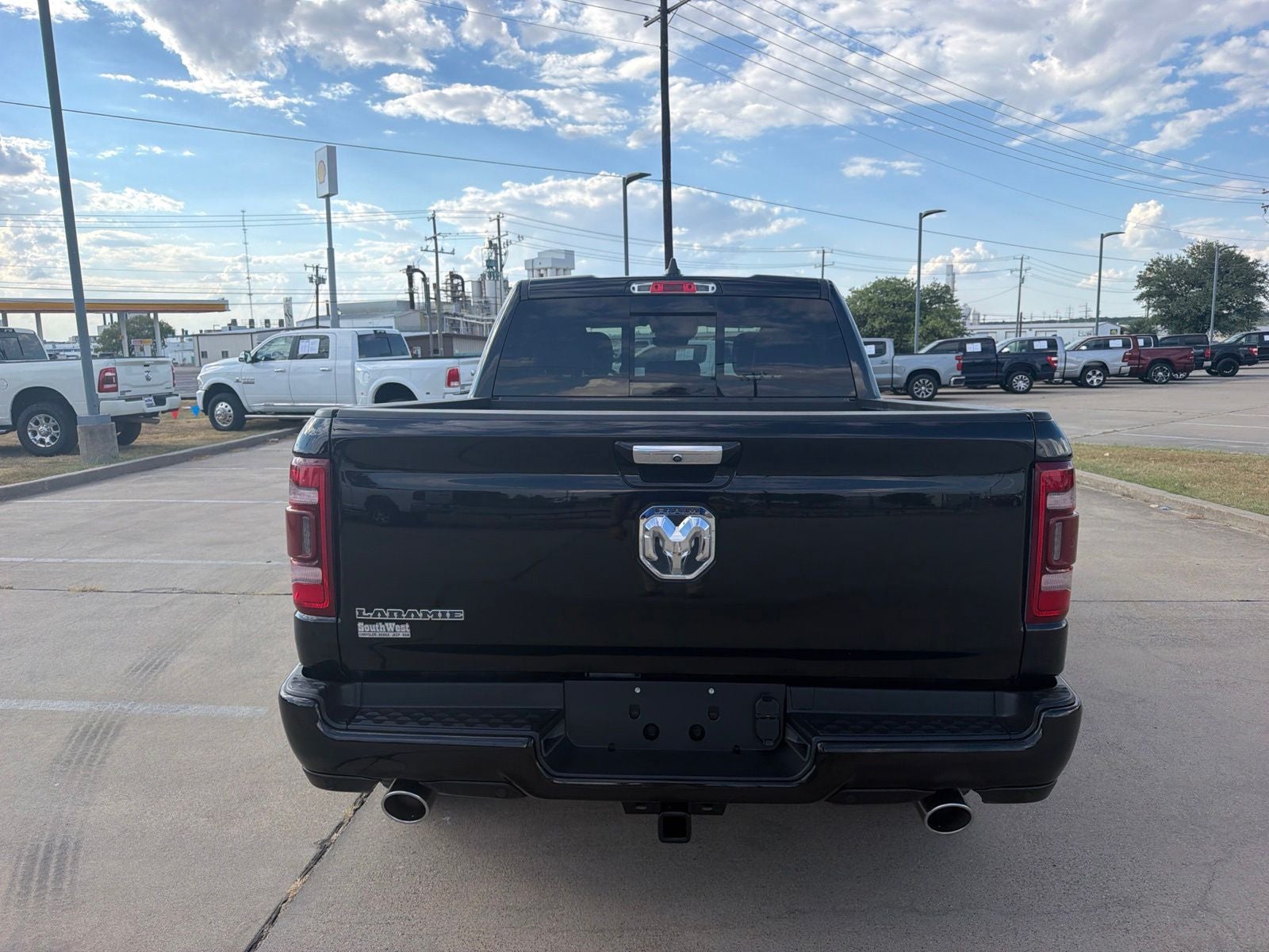 2021 RAM Ram 1500 Laramie Crew Cab 4x2 5'7' Box