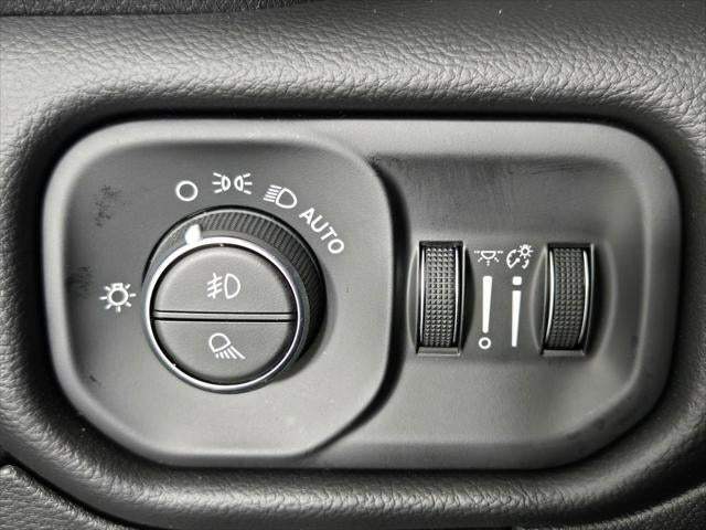 2026 RAM Ram 1500 Lone Star Crew Cab 4x4 5'7' Box
