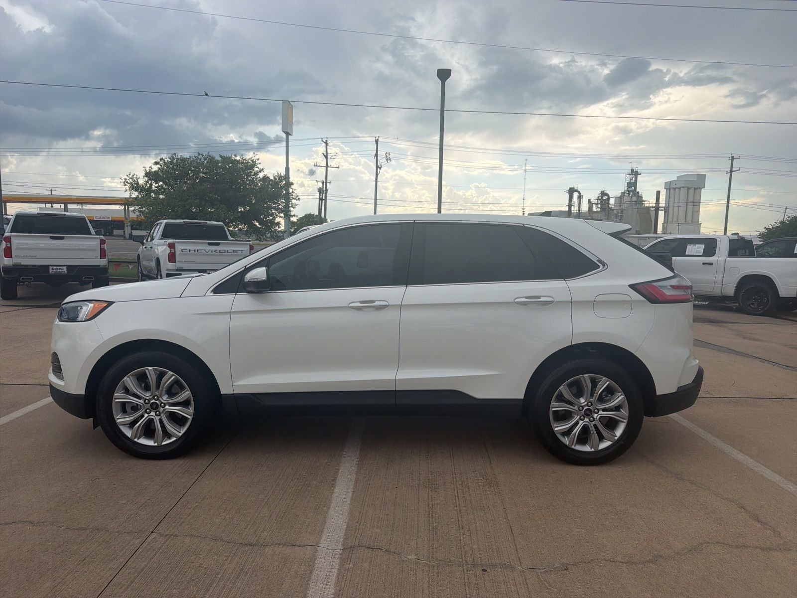 2023 Ford Edge Titanium