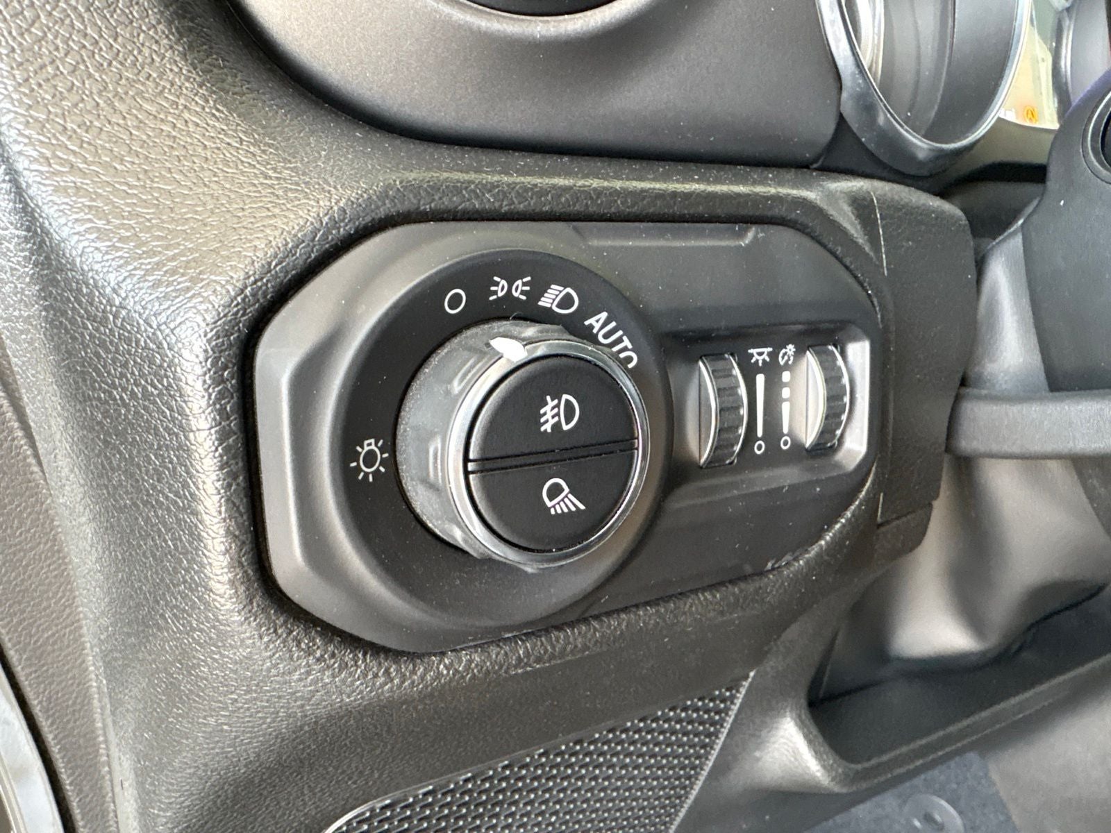 2022 Jeep Gladiator Sport S 4x4