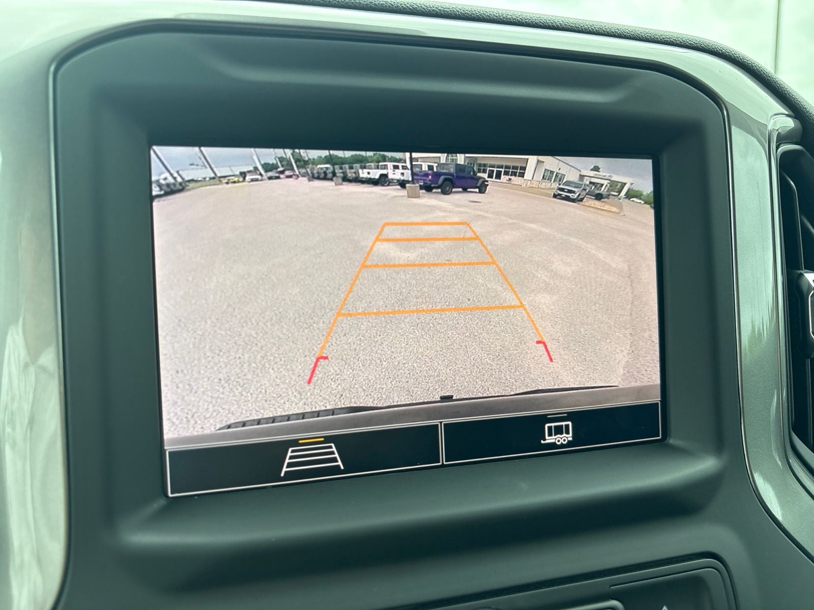 2024 Chevrolet Silverado 1500 4WD Crew Cab Short Bed Custom