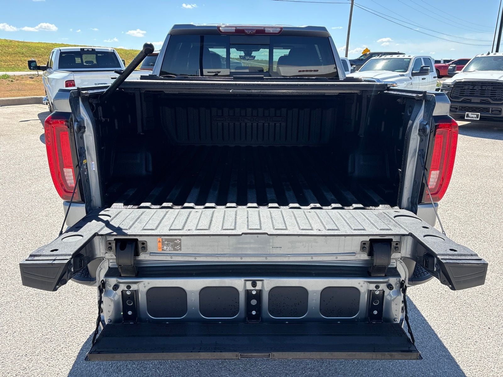 2020 GMC Sierra 1500 4WD Crew Cab Short Box Denali