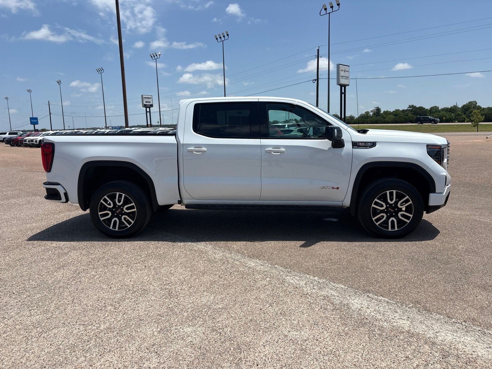 2024 GMC Sierra 1500 4WD Crew Cab Short Box AT4