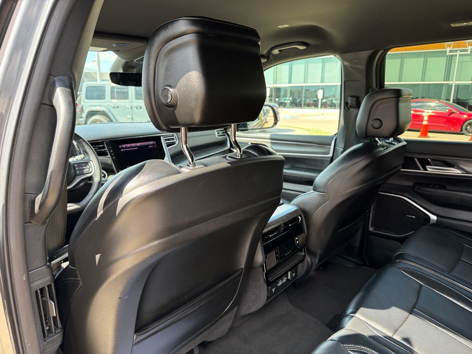 2024 Jeep Wagoneer L Series II 4x2