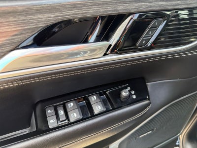 2024 Jeep Wagoneer L Series II 4x2