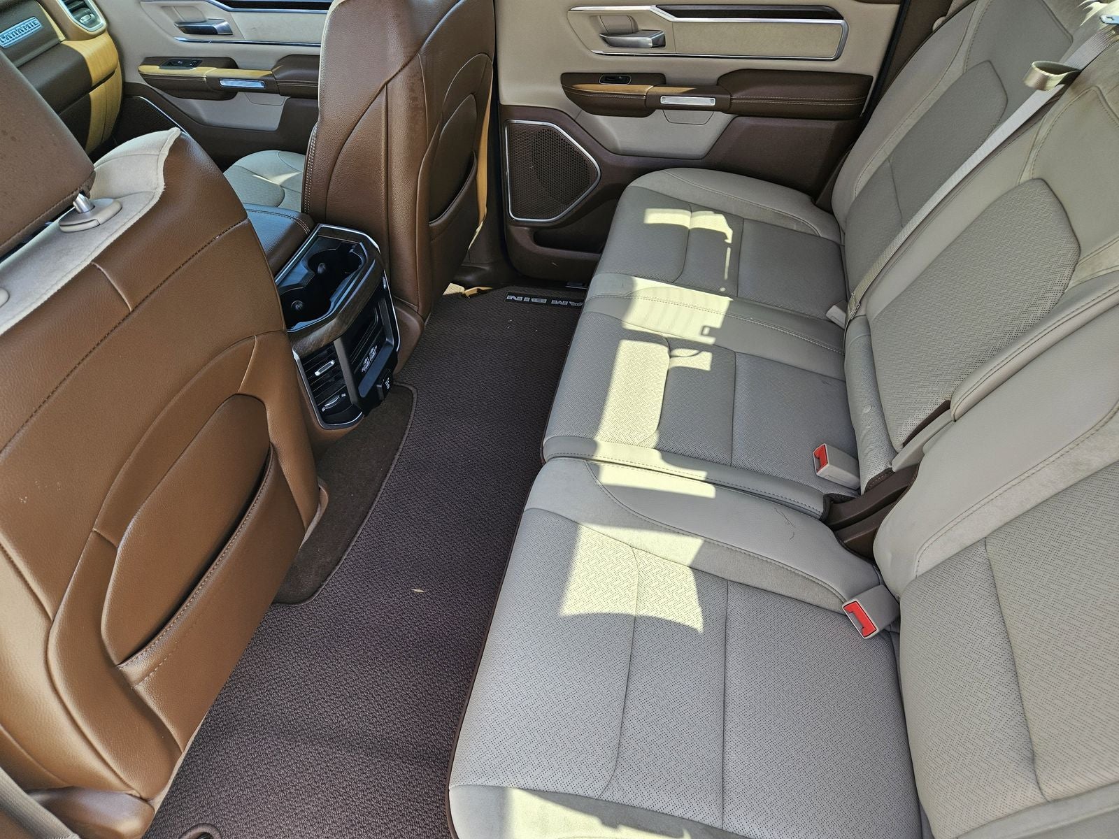 2021 RAM Ram 1500 Laramie Crew Cab 4x2 5'7' Box