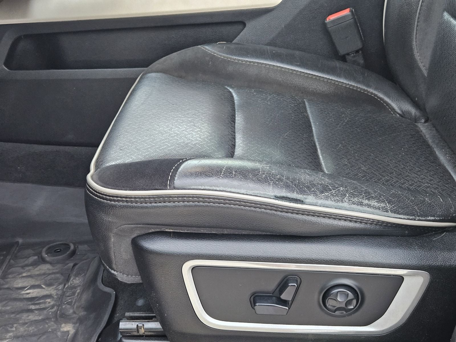 2020 RAM Ram 1500 Laramie Crew Cab 4x4 5'7' Box