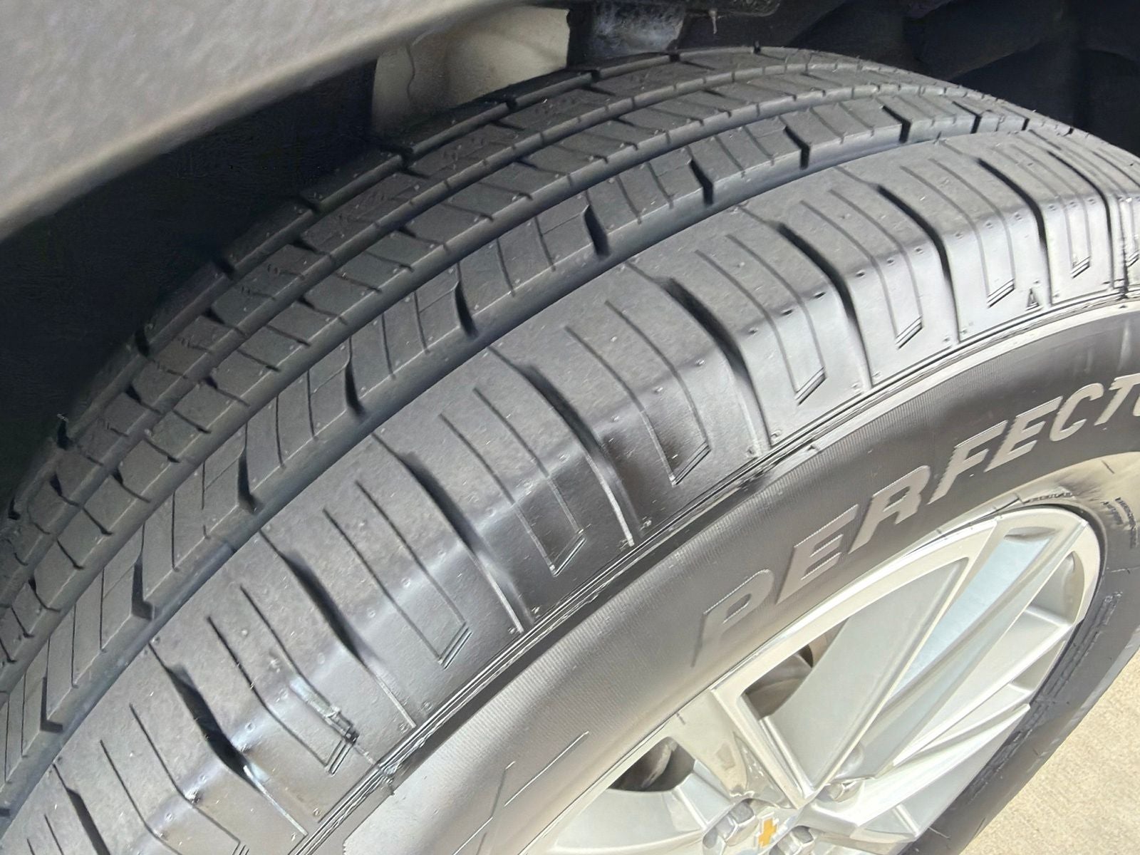 2023 Chevrolet Traverse FWD LT Cloth