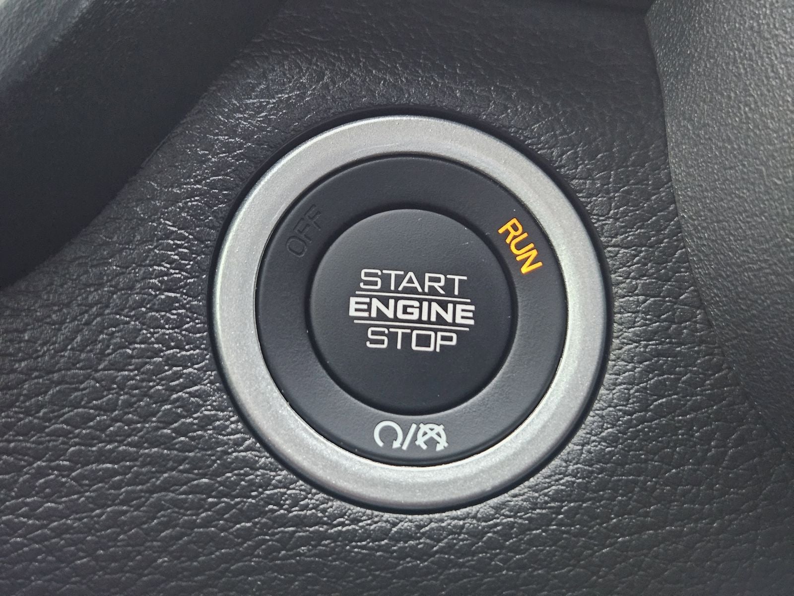 2026 RAM Ram 1500 Express Crew Cab 4x4 5'7' Box