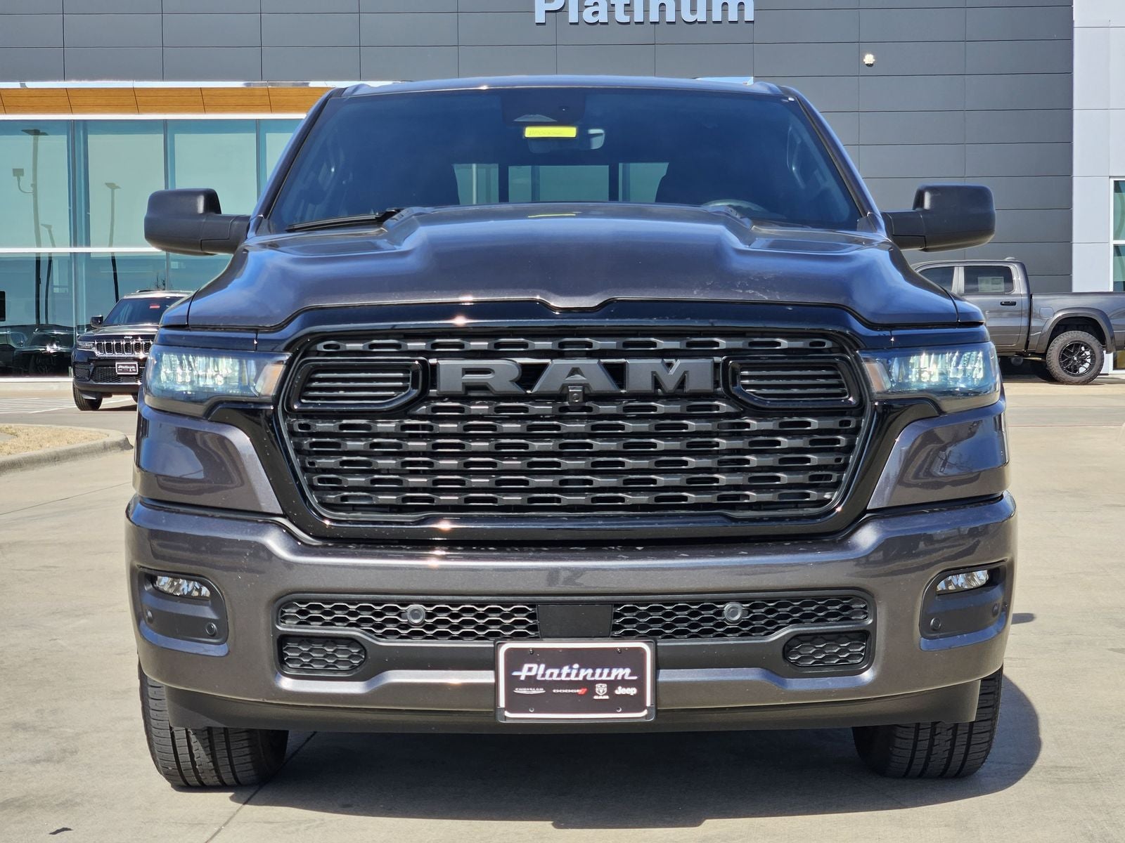 2026 RAM Ram 1500 Express Crew Cab 4x4 5'7' Box