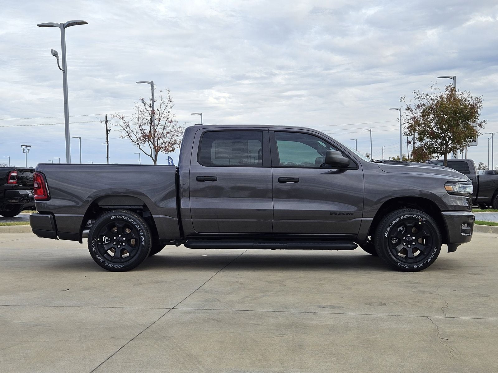 2026 RAM Ram 1500 Express Crew Cab 4x4 5'7' Box