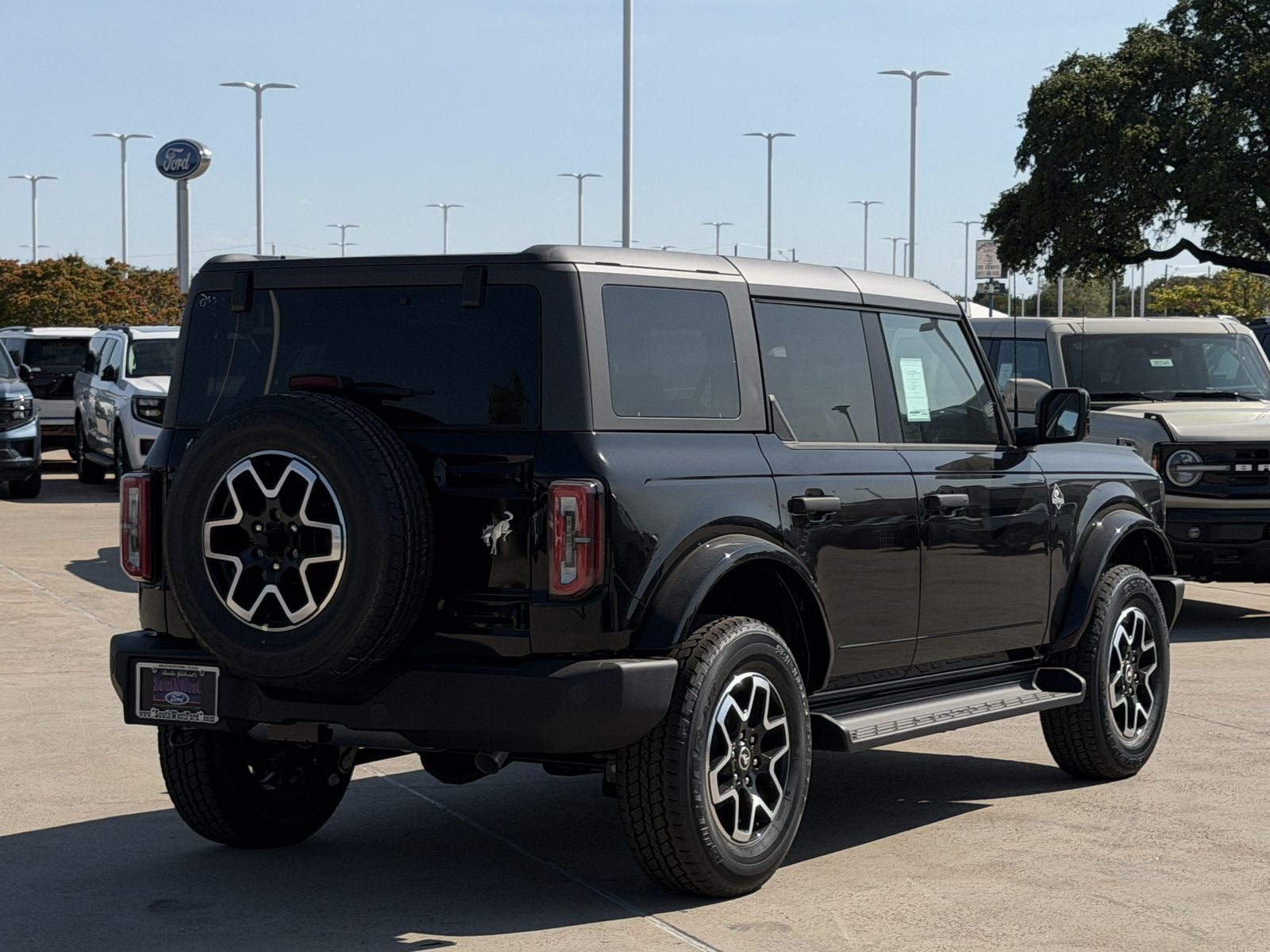 2026 Ford Bronco Outer Banks