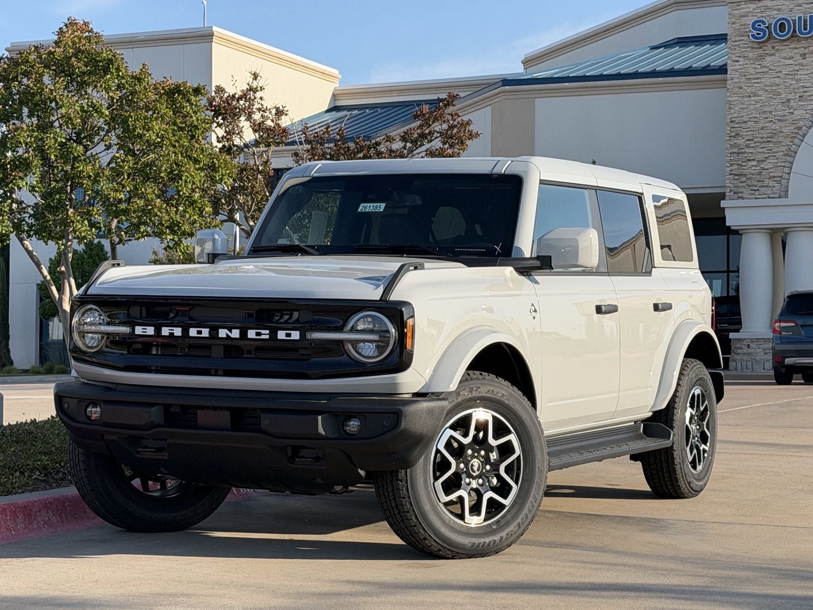2026 Ford Bronco Outer Banks