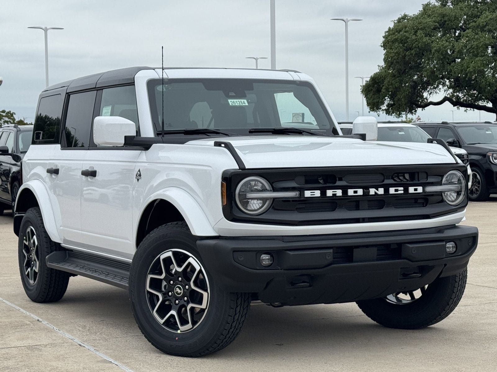 2026 Ford Bronco Outer Banks