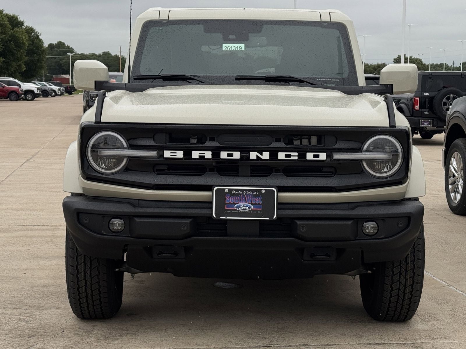 2026 Ford Bronco Outer Banks