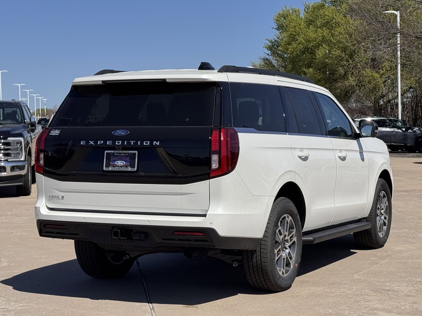 2026 Ford Expedition Active