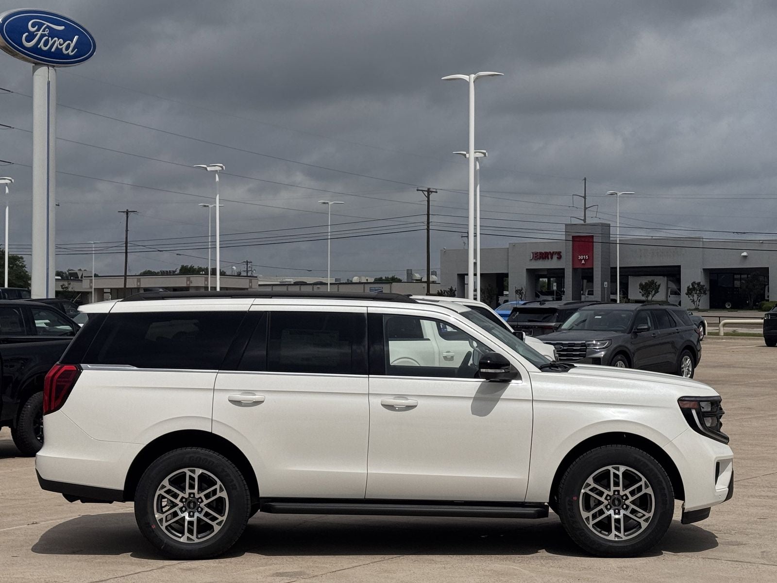 2026 Ford Expedition Active