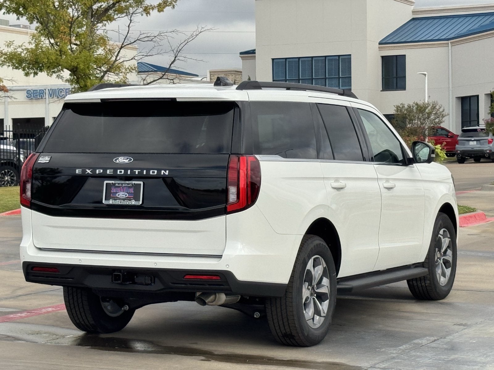 2027 Ford Expedition Active