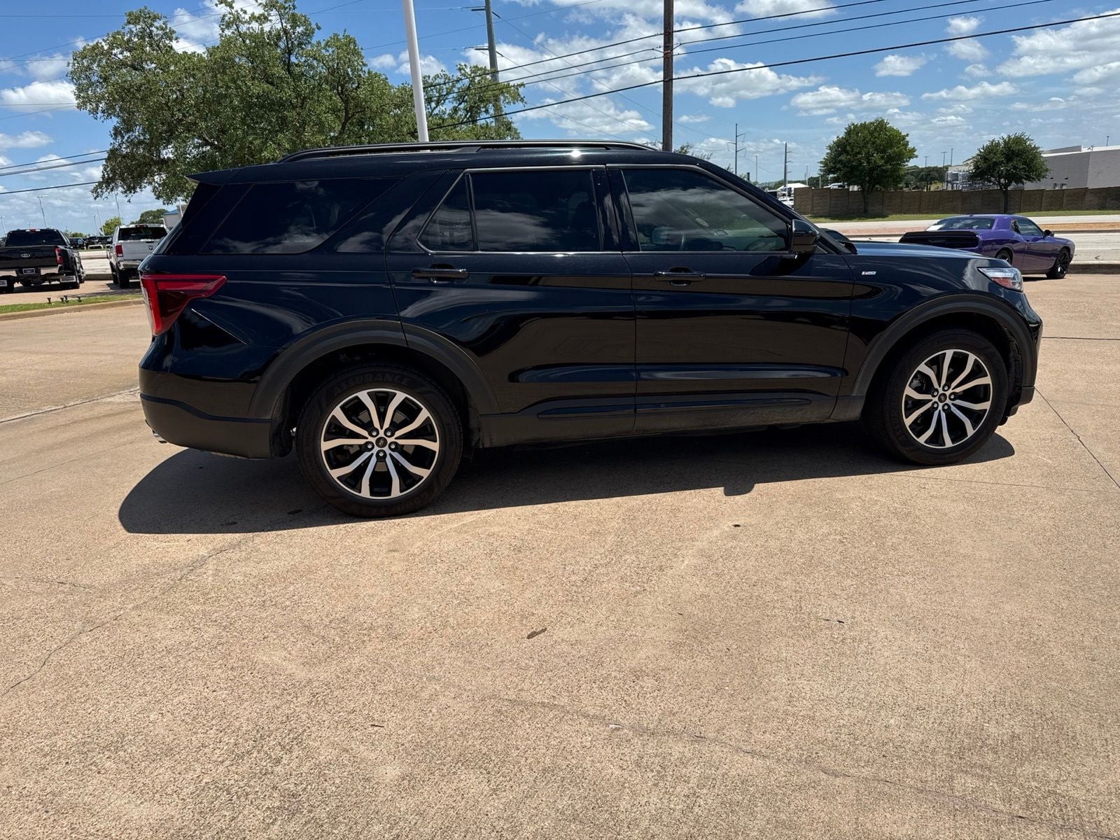 2022 Ford Explorer ST-Line
