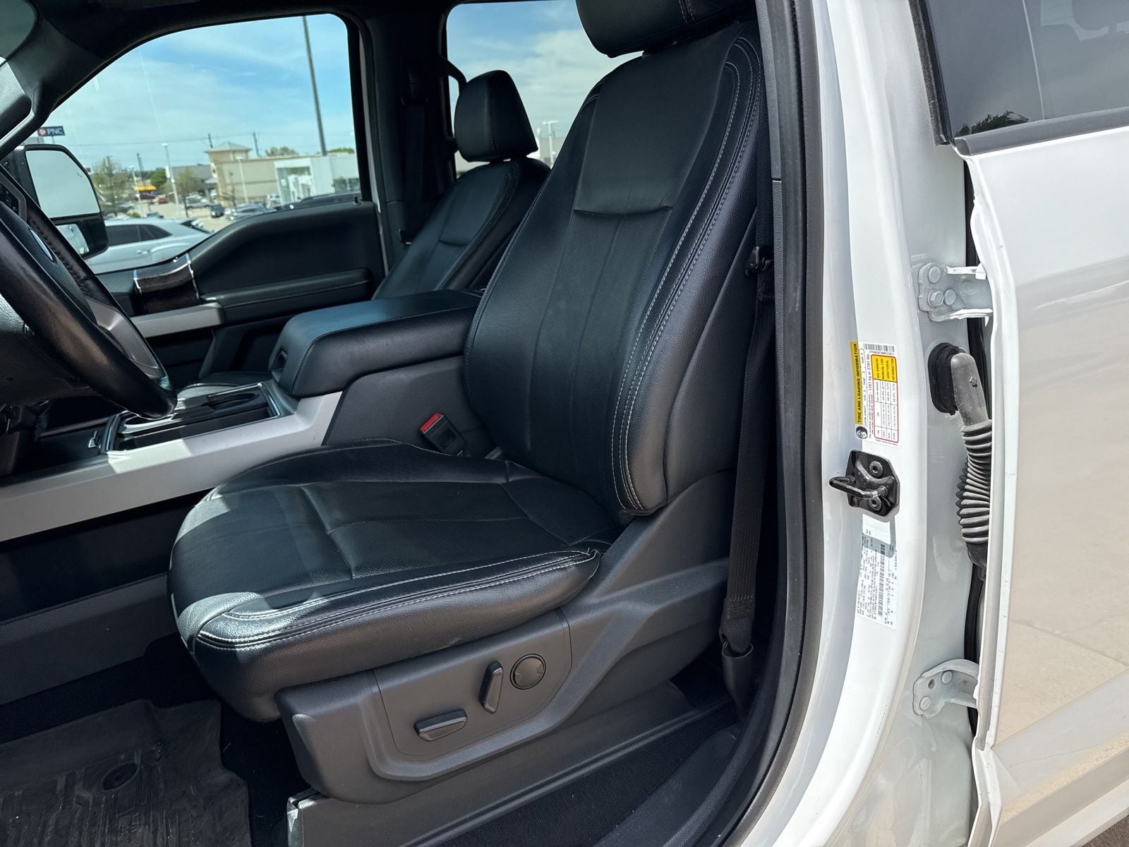 2022 Ford F-250SD F-250® Lariat®