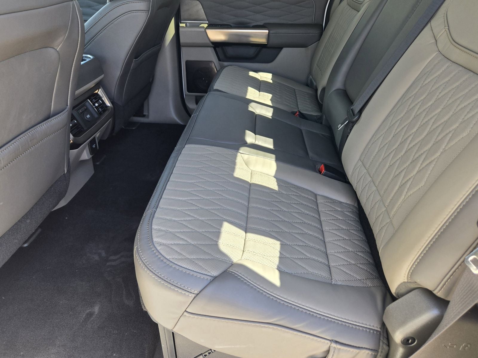 2026 Ford F-350SD Platinum Fleet