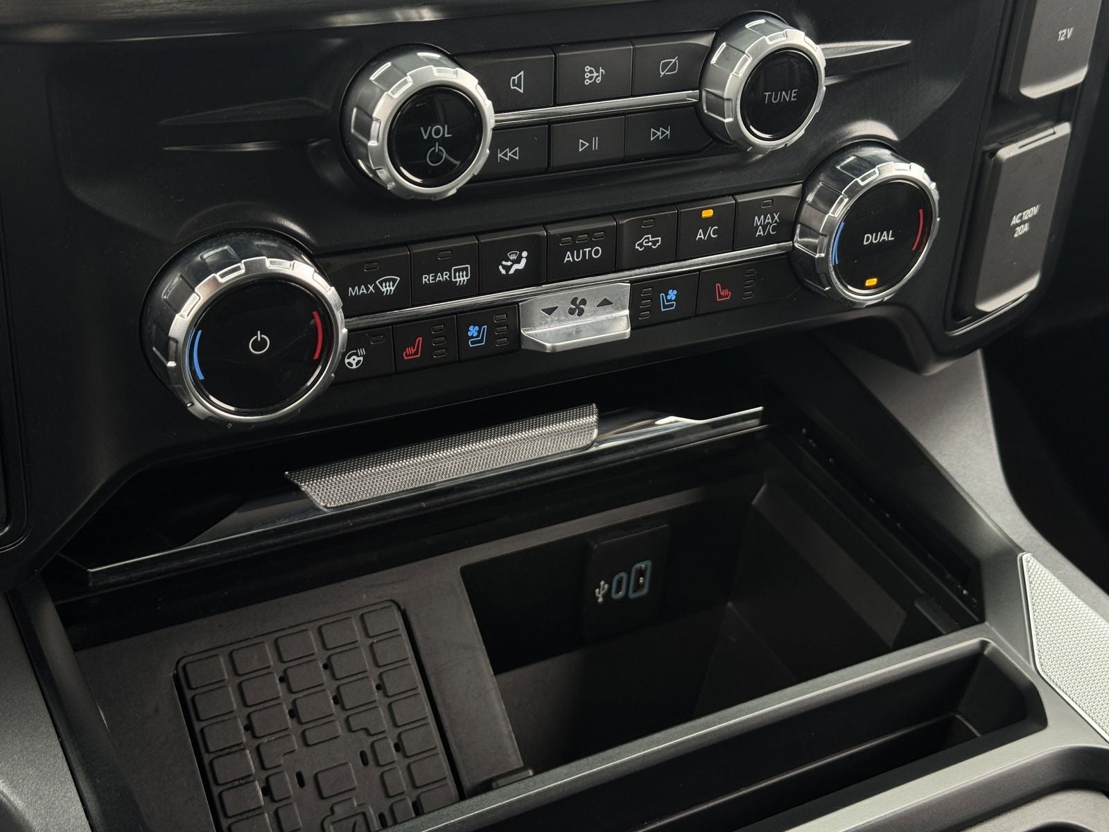 2024 Ford F-350SD Lariat DRW