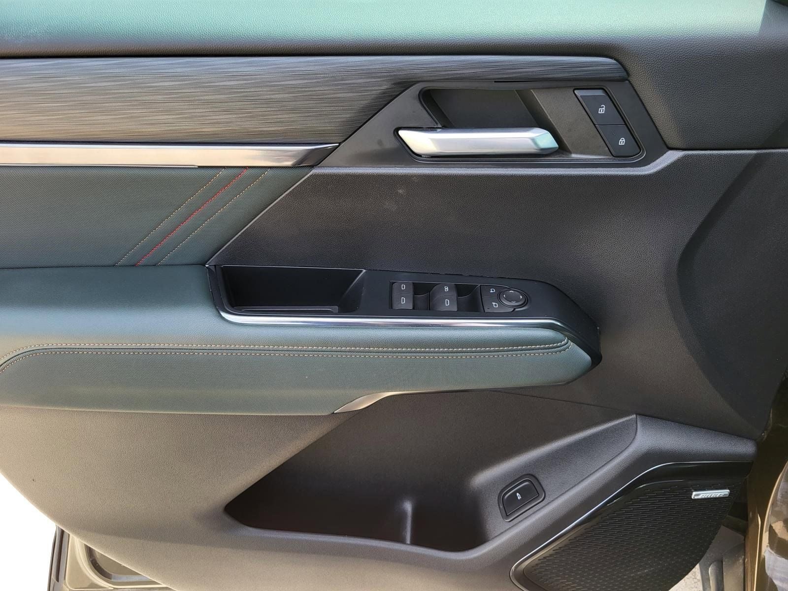 2024 GMC Acadia AT4