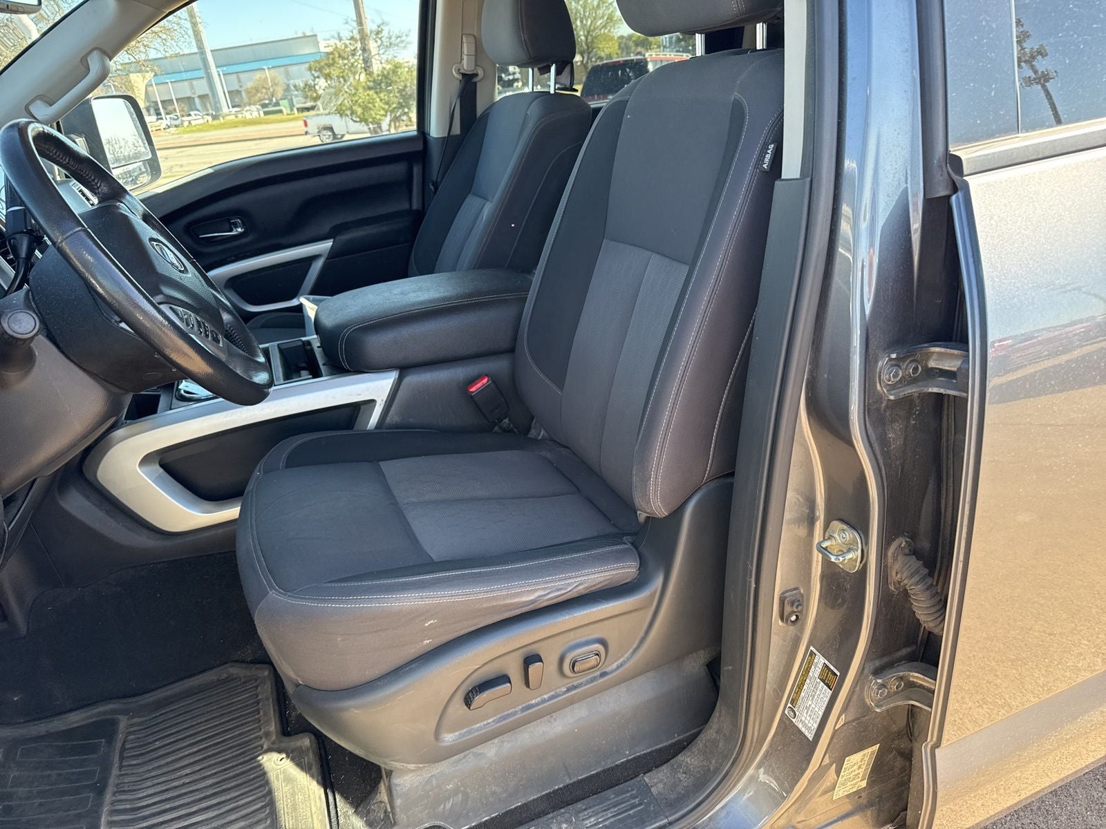 2020 Nissan Titan SV