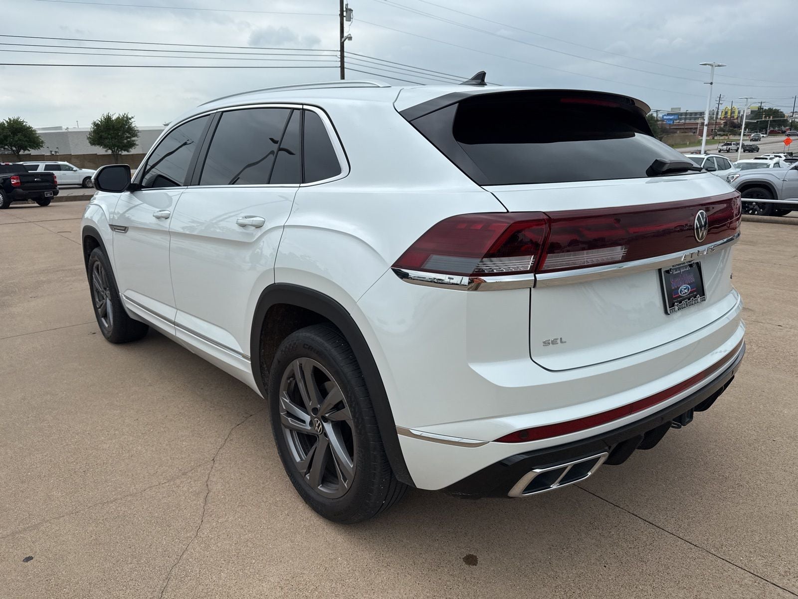 2024 Volkswagen Atlas Cross Sport 2.0T SEL R-Line