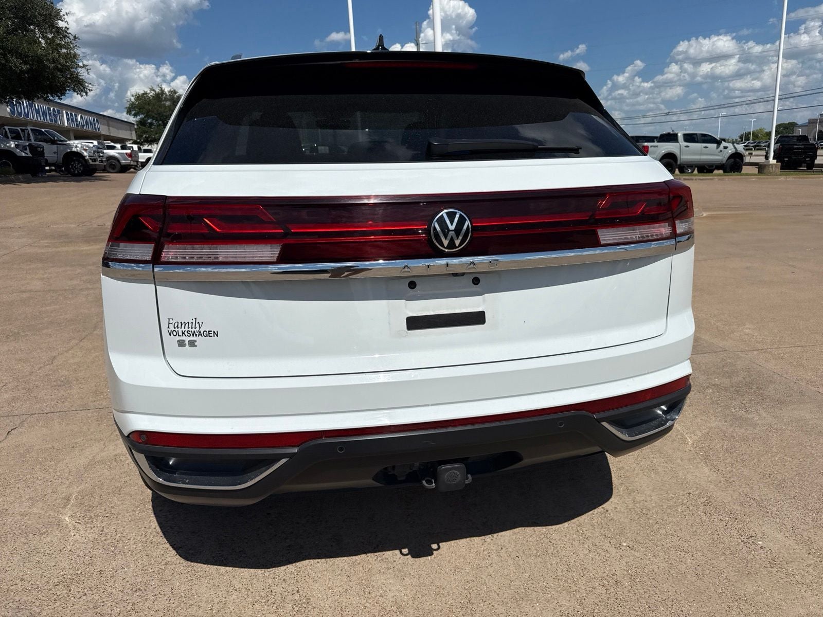 2025 Volkswagen Atlas Cross Sport 2.0T SE w/Technology