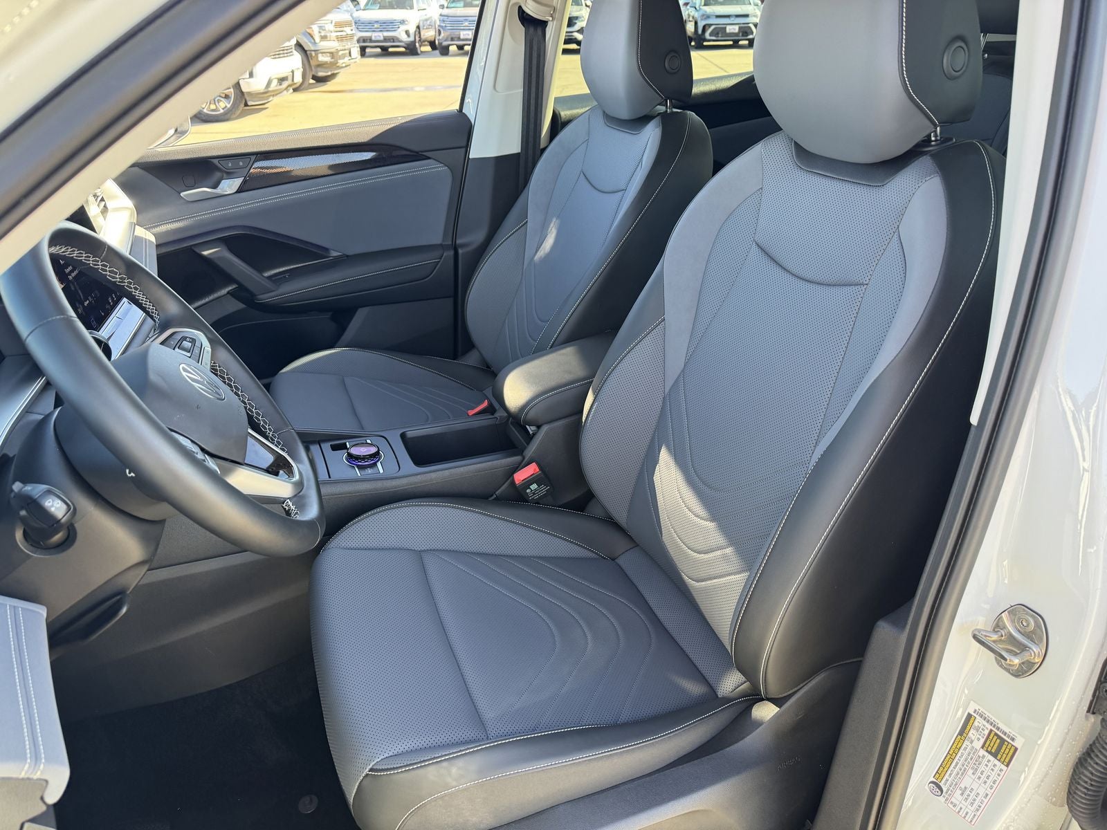 2025 Volkswagen Tiguan 2.0T SE