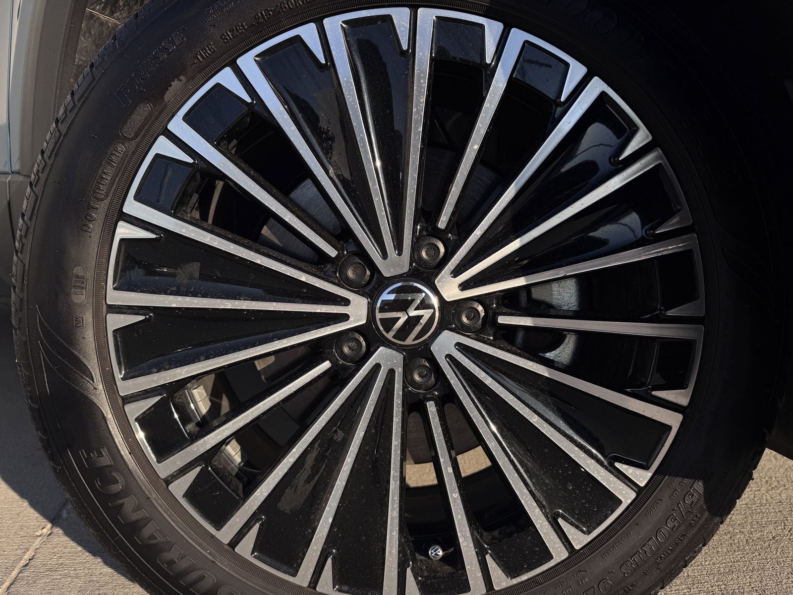 2025 Volkswagen Taos 1.5T SE