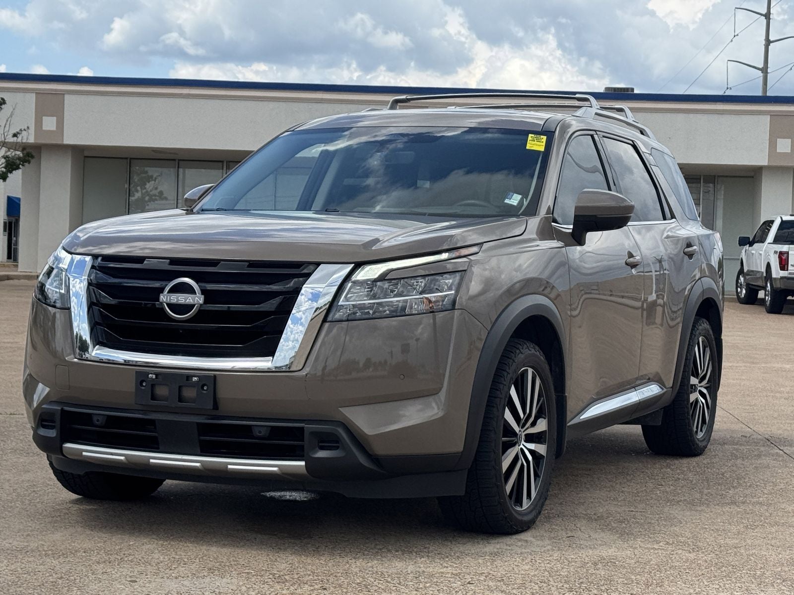 2023 Nissan Pathfinder Platinum
