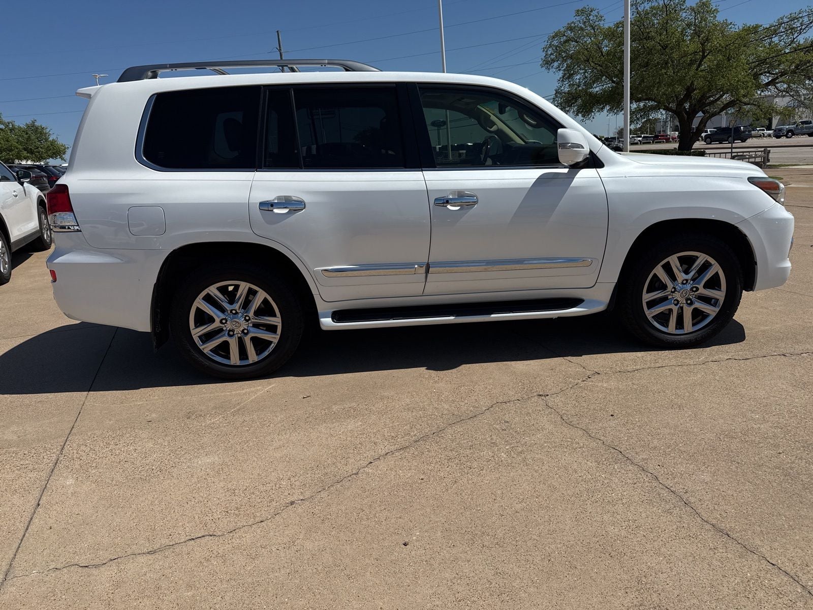 2014 Lexus LX 570