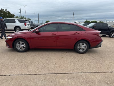2025 Hyundai Elantra SE