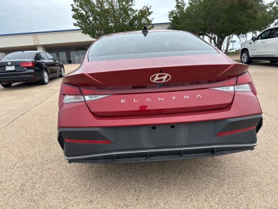 2025 Hyundai Elantra SE