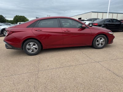 2025 Hyundai Elantra SE