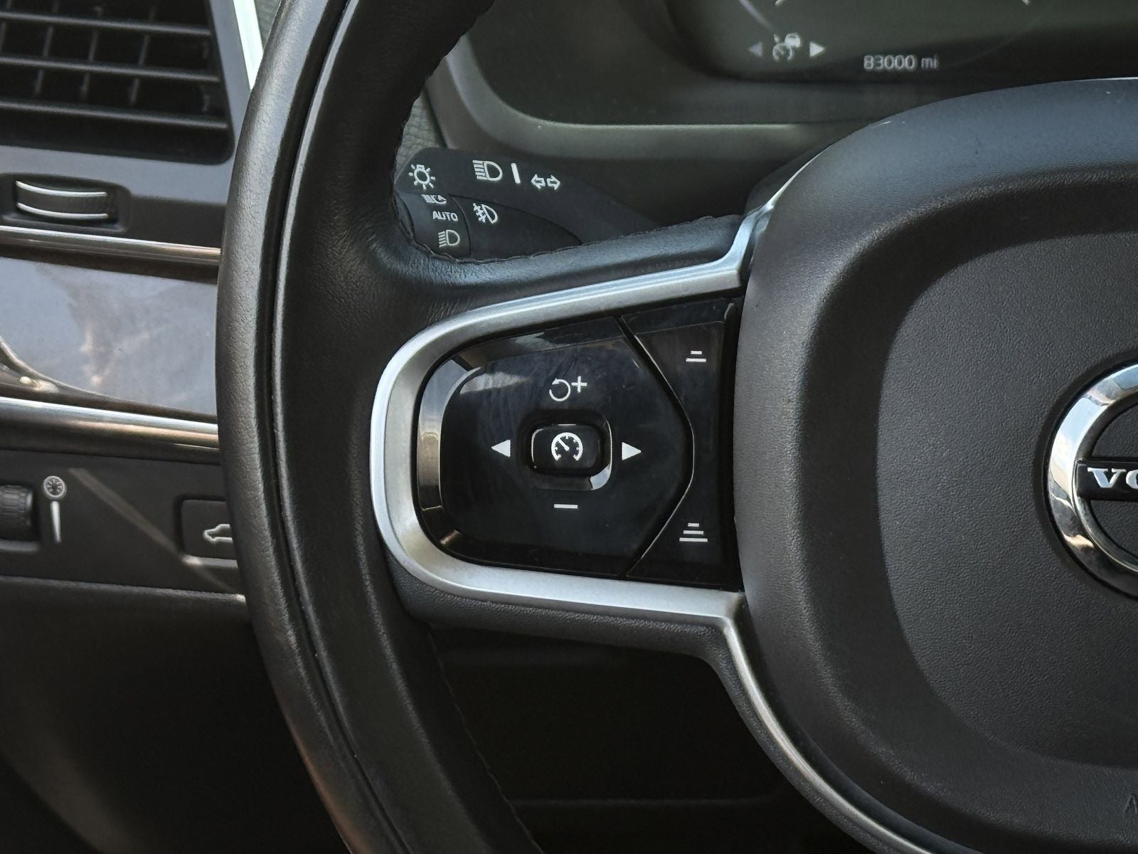 2019 Volvo XC90 T6 Momentum