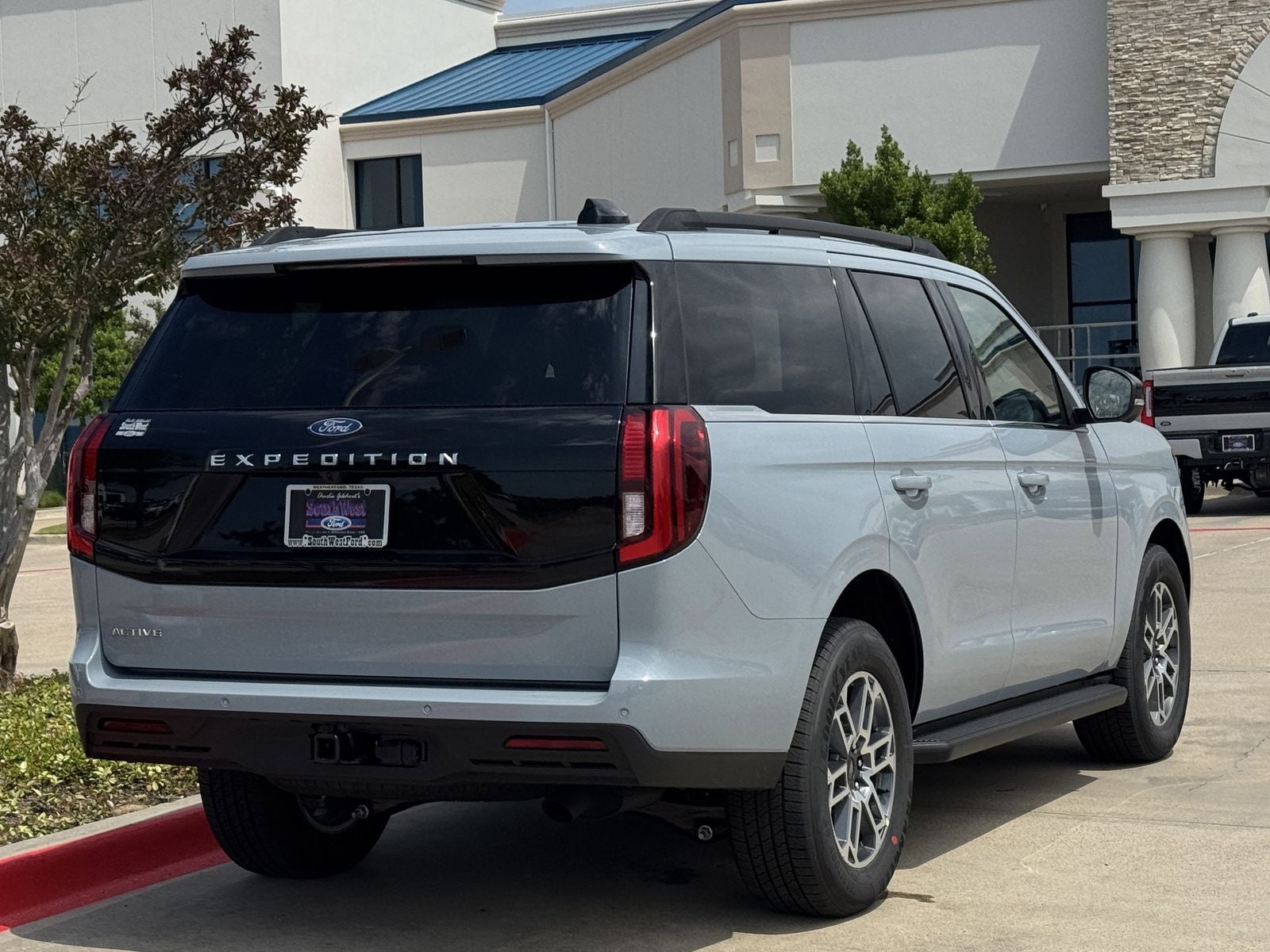 2026 Ford Expedition Active