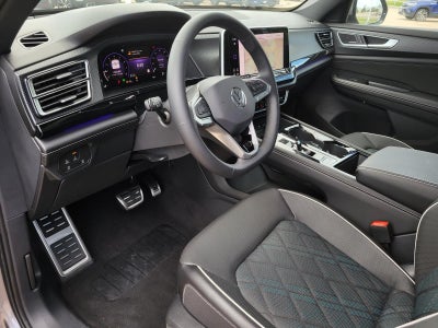 2024 Volkswagen Atlas Cross Sport 2.0T SEL Premium R-Line