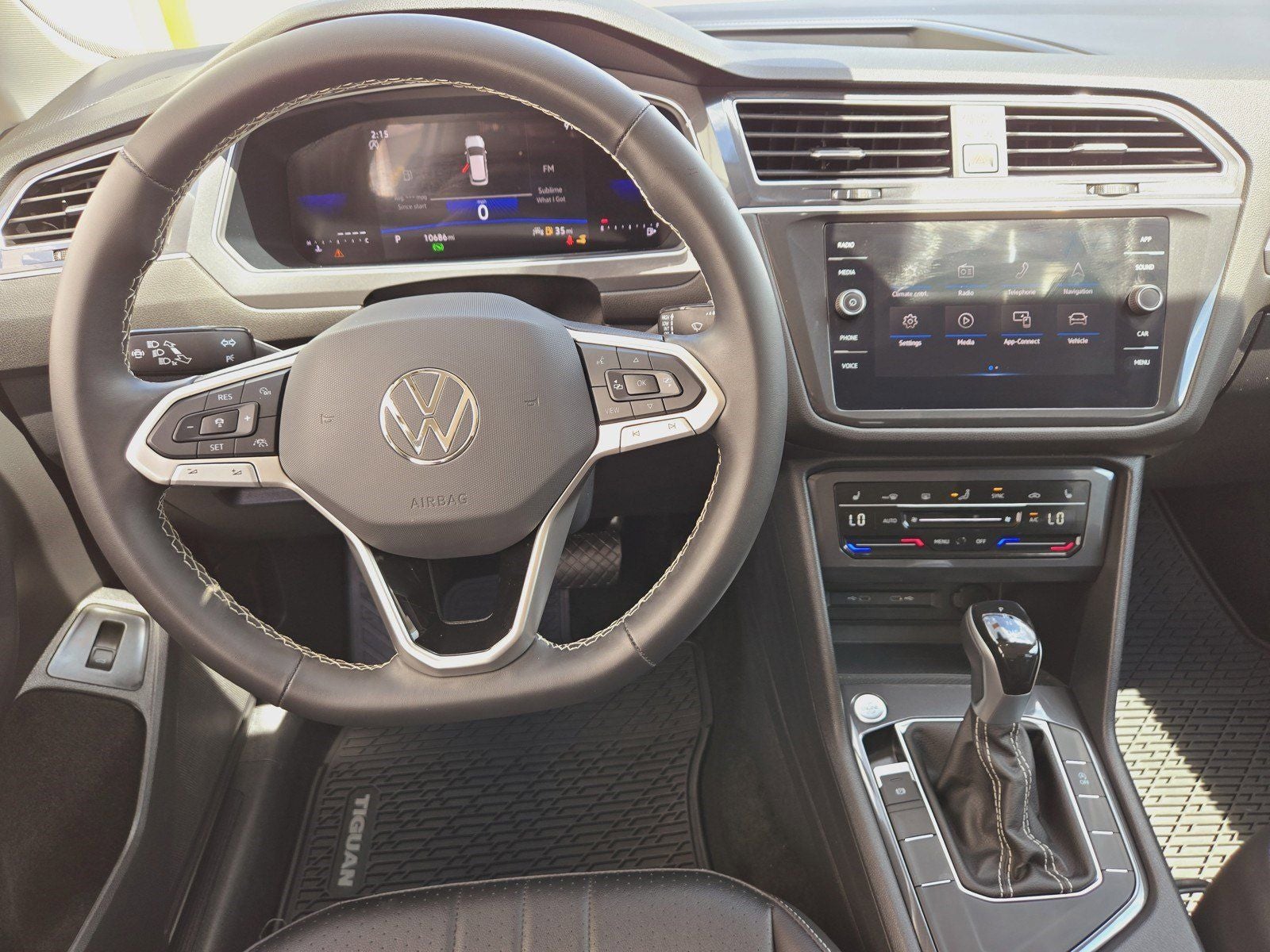 2024 Volkswagen Tiguan 2.0T SE