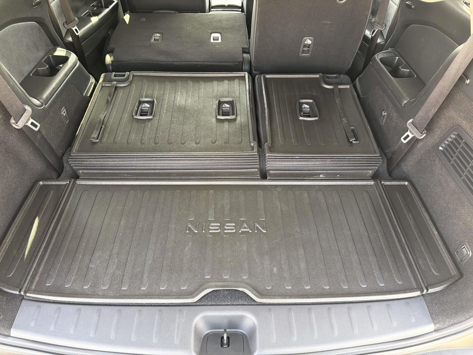 2022 Nissan Pathfinder SV