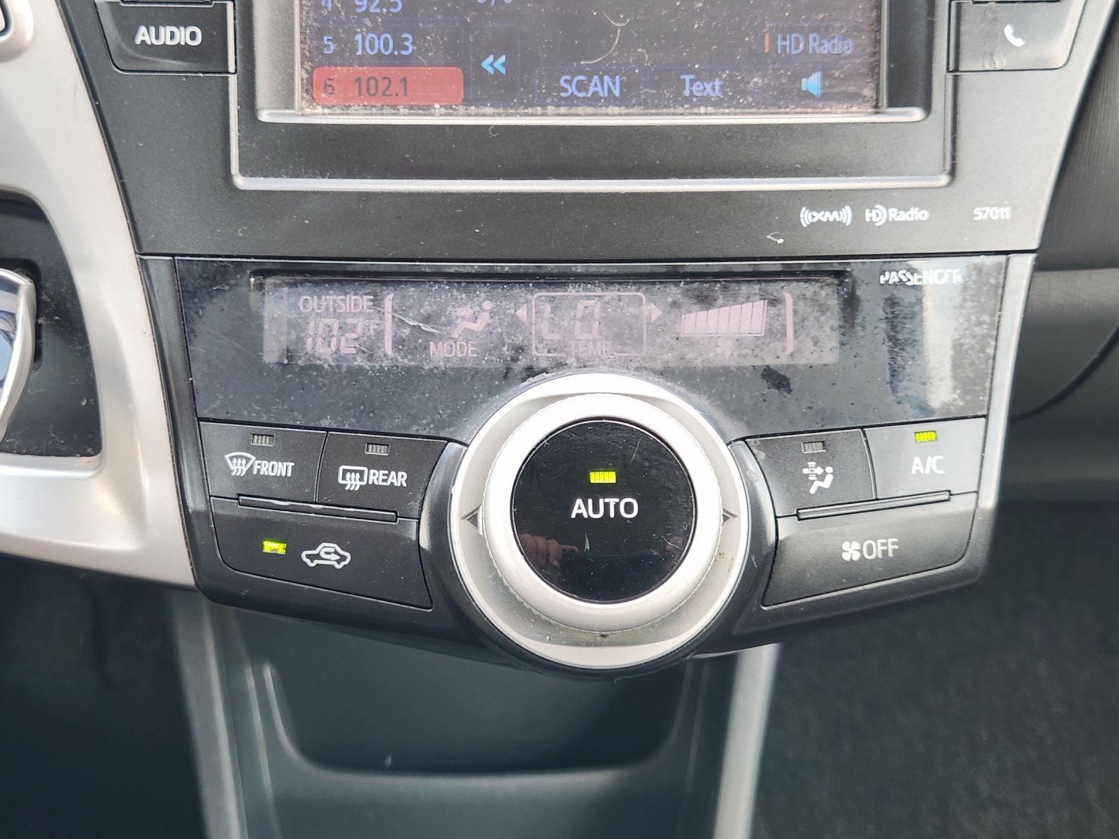 2014 Toyota Prius v Five