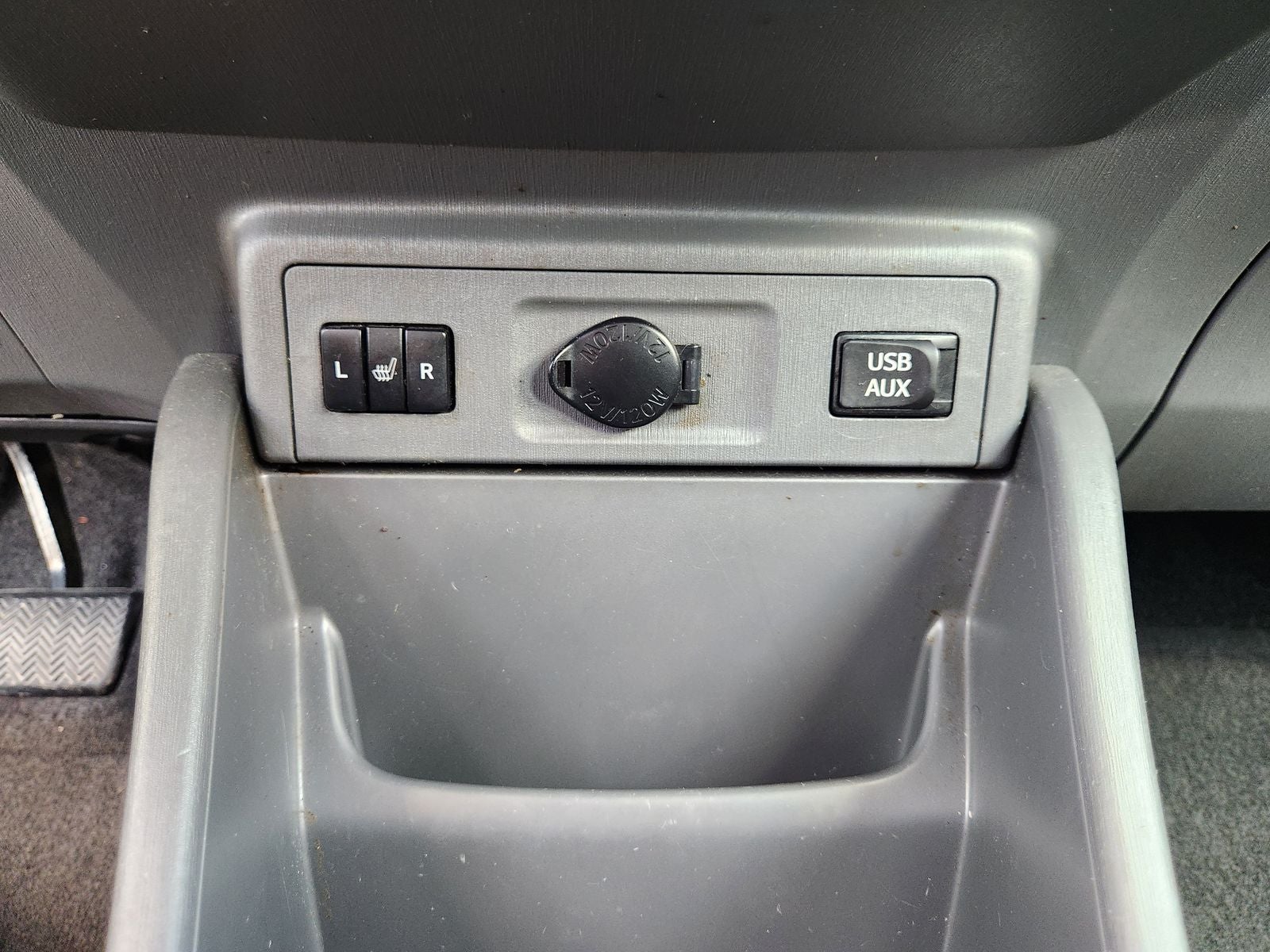2014 Toyota Prius v Five