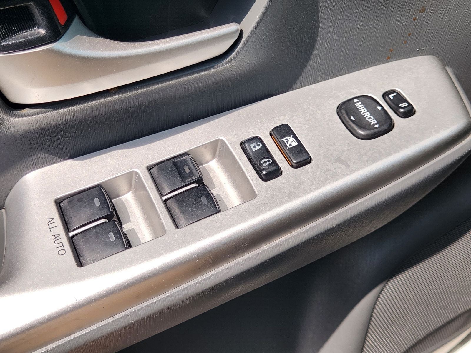 2014 Toyota Prius v Five